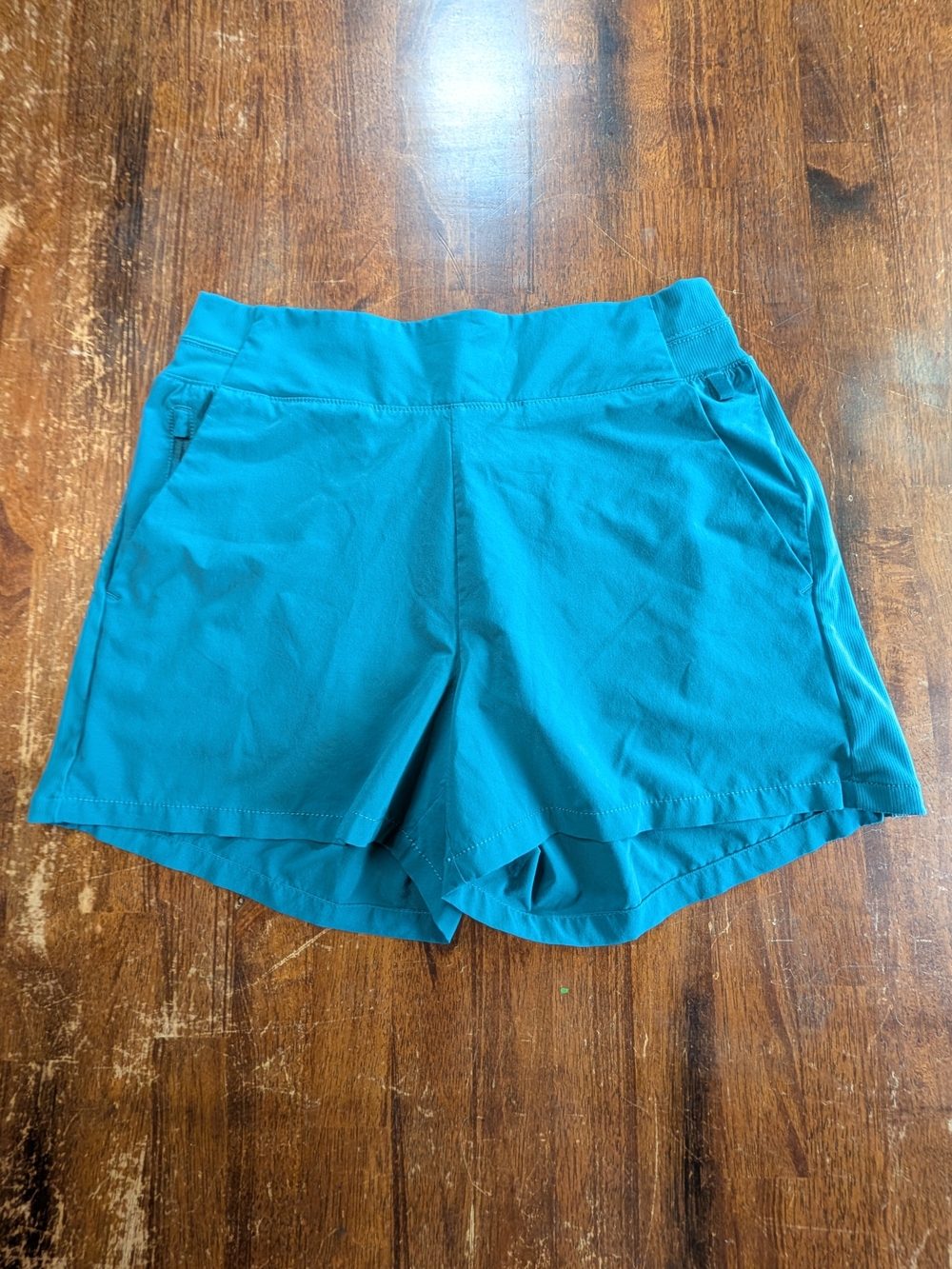 Athleta Activewear Shorts Womens Size 6 Teal Quick Dry Lightweight Pockets